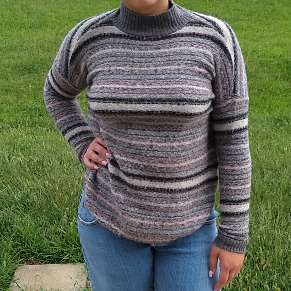 American Eagle soft sweater